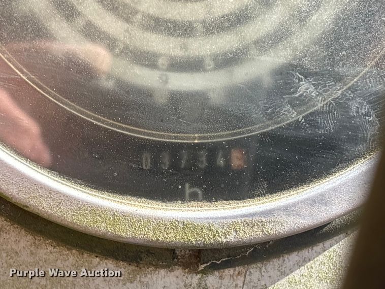 image for item EU7425 1992 John Deere 2155 tractor