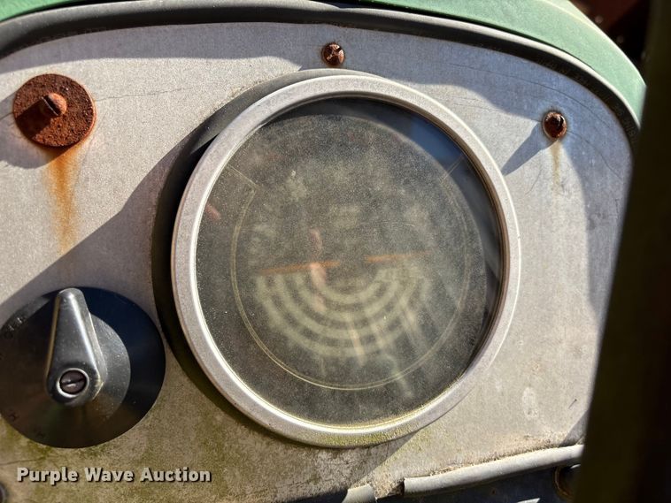 image for item EU7425 1992 John Deere 2155 tractor