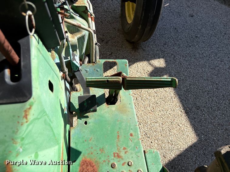 image for item EU7425 1992 John Deere 2155 tractor