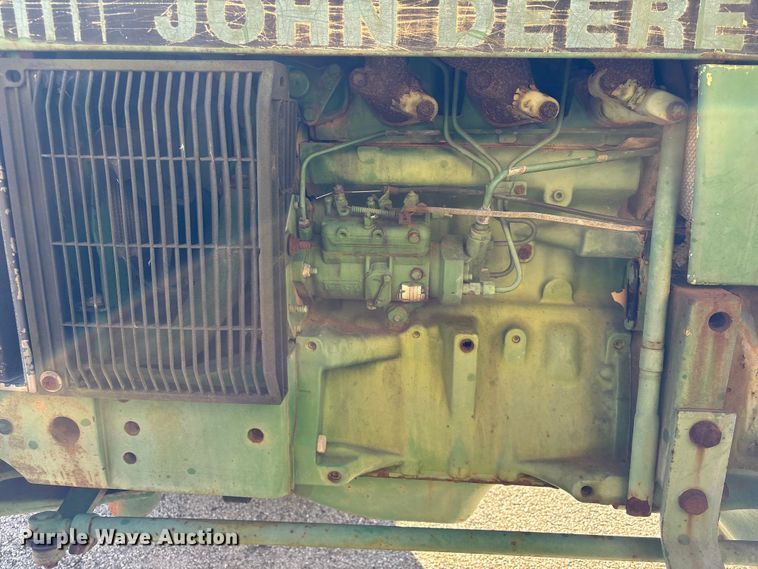 image for item EU7425 1992 John Deere 2155 tractor