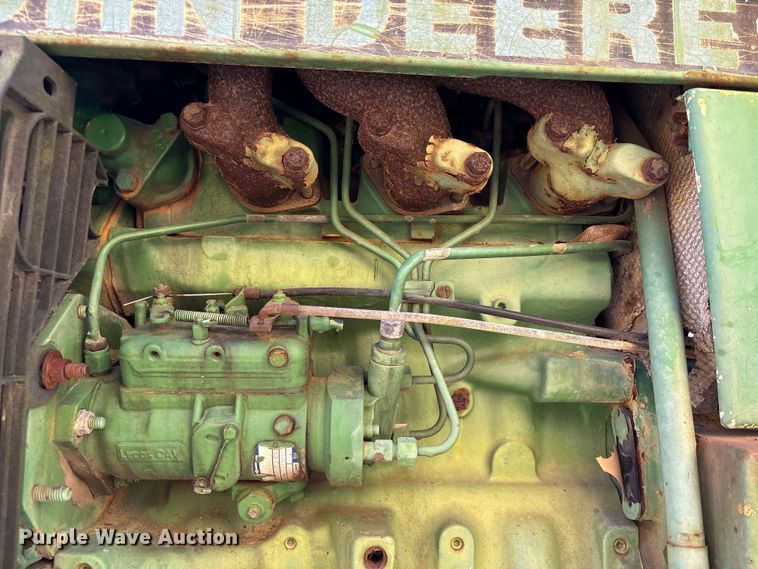 image for item EU7425 1992 John Deere 2155 tractor