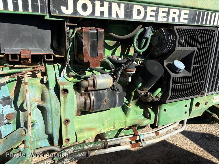 image for item EU7425 1992 John Deere 2155 tractor