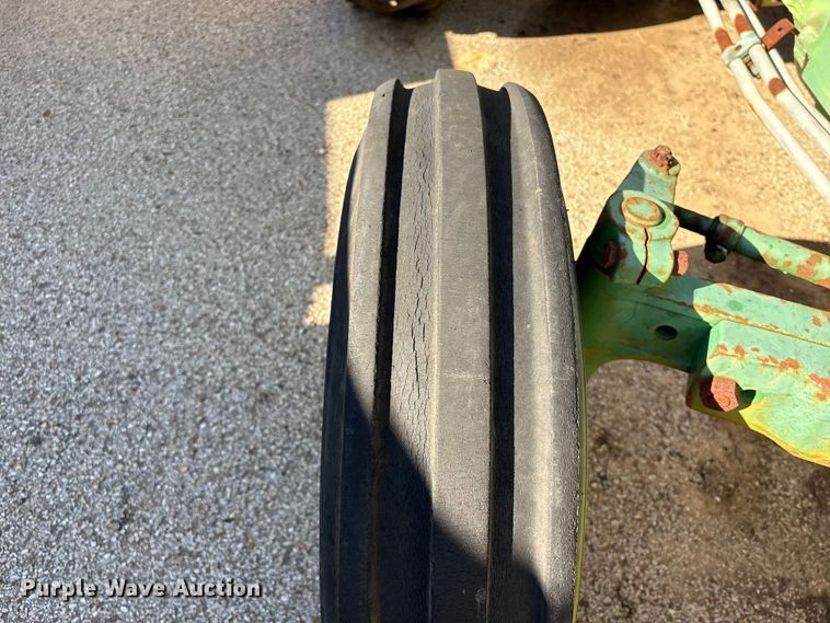 image for item EU7425 1992 John Deere 2155 tractor