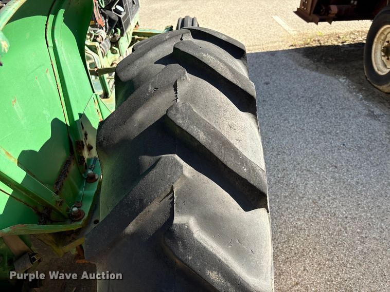 image for item EU7425 1992 John Deere 2155 tractor