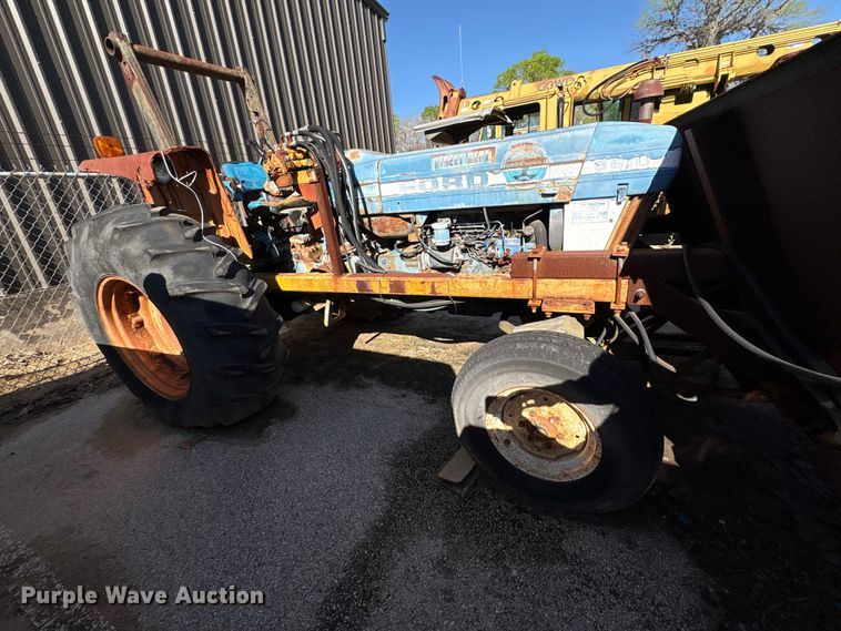 image for item EU7426 1983 Ford 5610 tractor