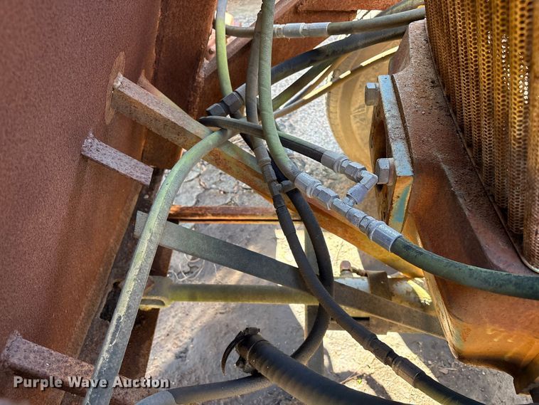 image for item EU7426 1983 Ford 5610 tractor