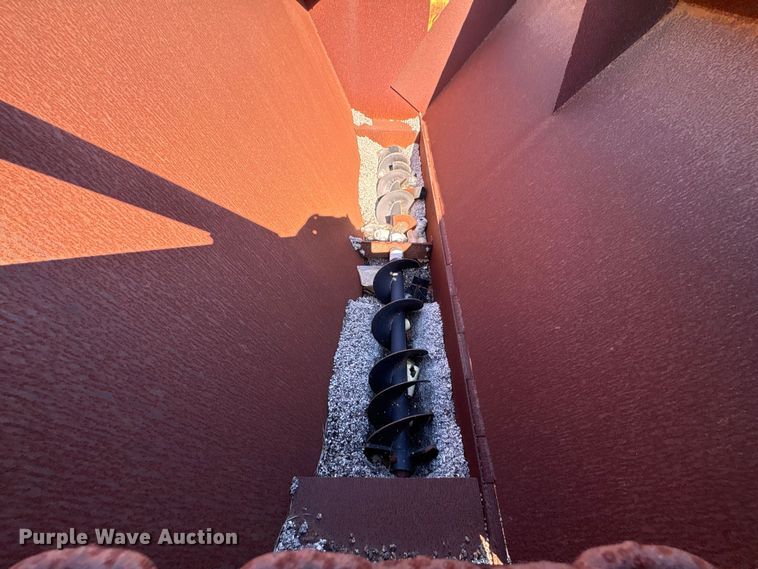 image for item EU7426 1983 Ford 5610 tractor