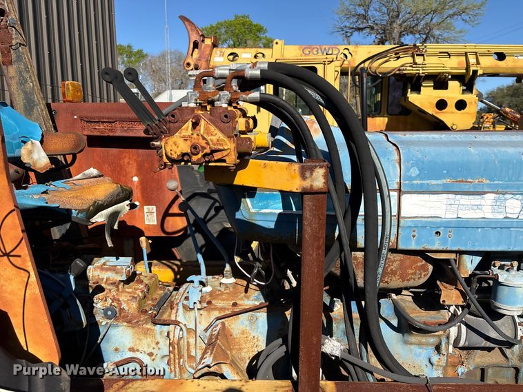 image for item EU7426 1983 Ford 5610 tractor