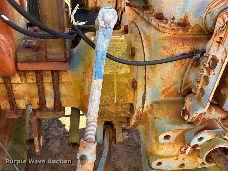 image for item EU7426 1983 Ford 5610 tractor