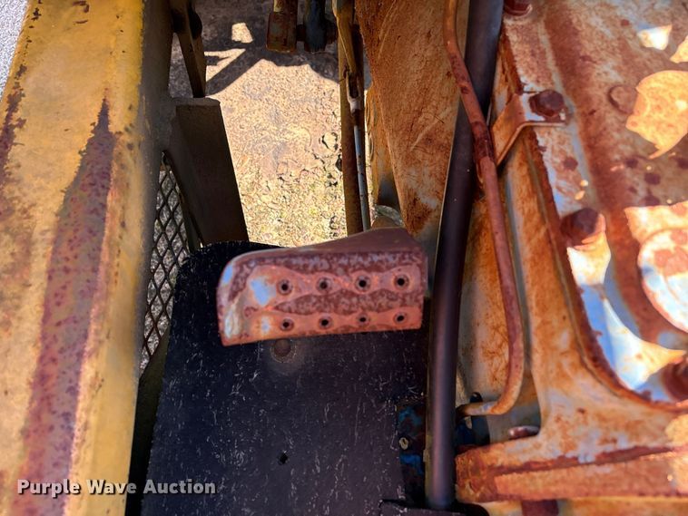 image for item EU7426 1983 Ford 5610 tractor