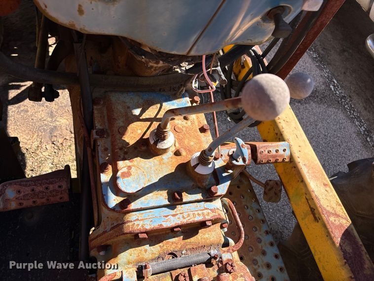 image for item EU7426 1983 Ford 5610 tractor