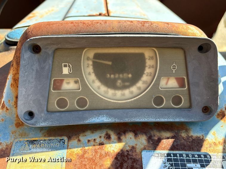 image for item EU7426 1983 Ford 5610 tractor