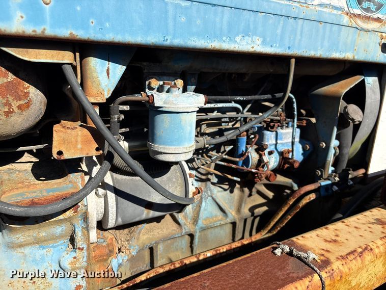 image for item EU7426 1983 Ford 5610 tractor
