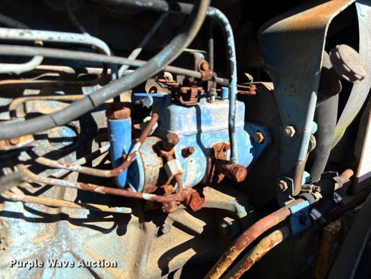 image for item EU7426 1983 Ford 5610 tractor