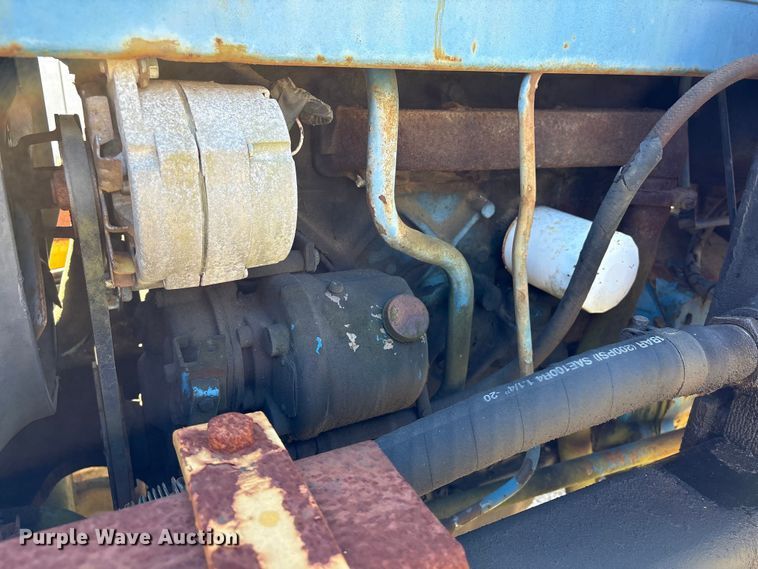 image for item EU7426 1983 Ford 5610 tractor
