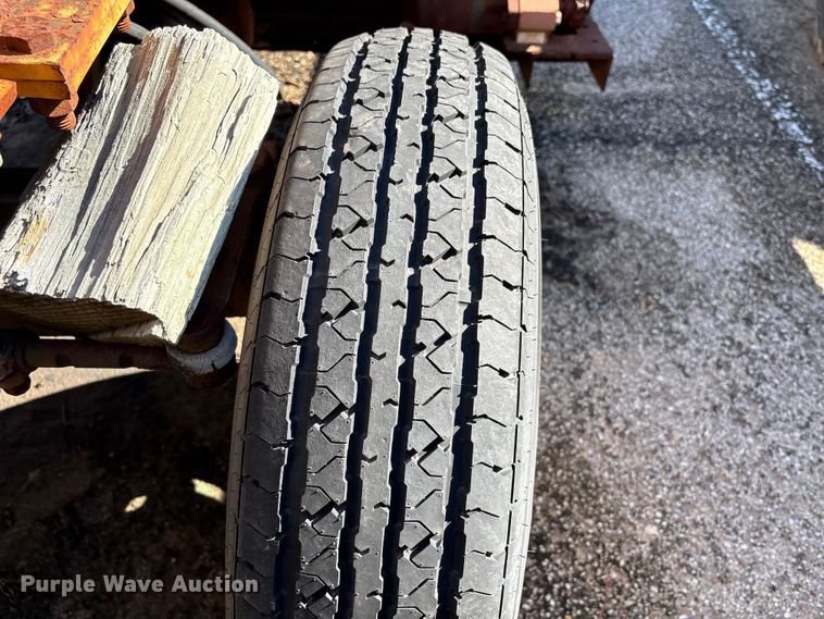 image for item EU7426 1983 Ford 5610 tractor