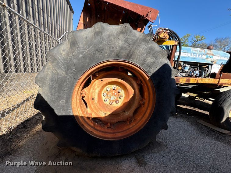 image for item EU7426 1983 Ford 5610 tractor