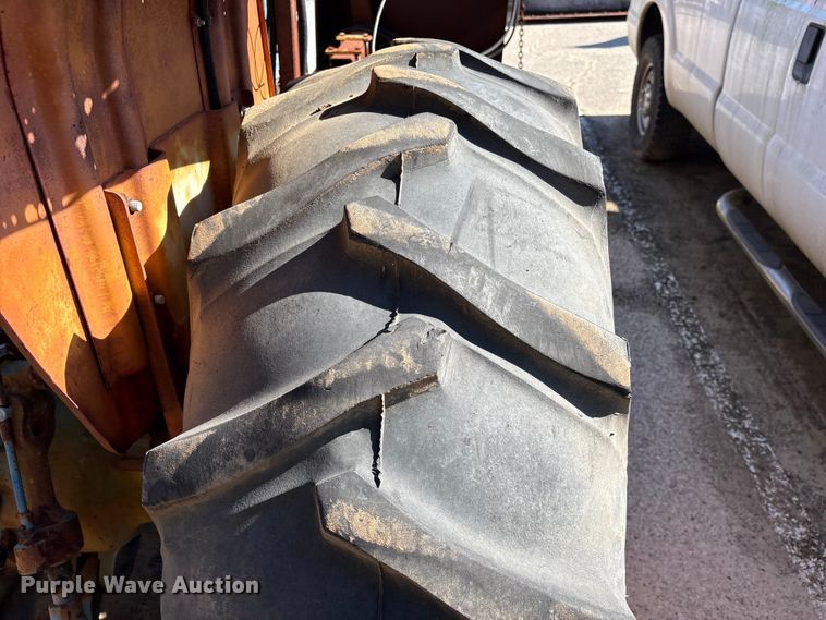 image for item EU7426 1983 Ford 5610 tractor