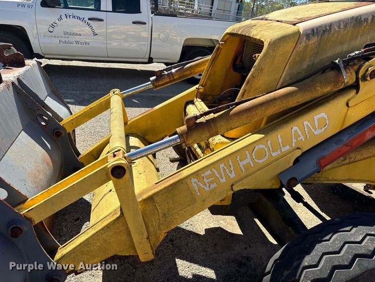 image for item EU7428 2001 New Holland LB75B backhoe