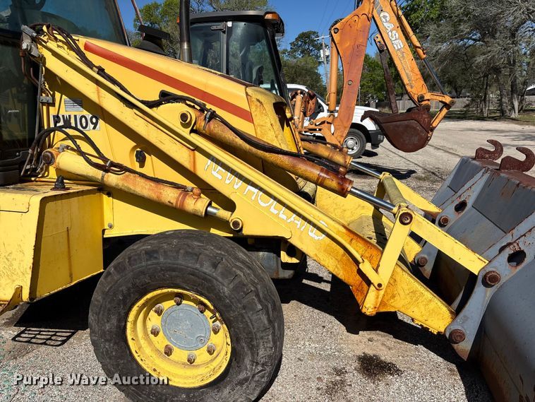 image for item EU7428 2001 New Holland LB75B backhoe