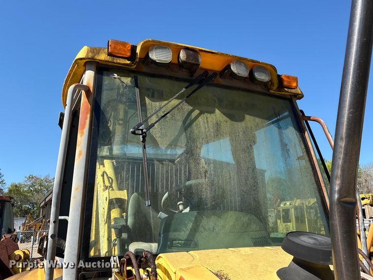 image for item EU7428 2001 New Holland LB75B backhoe