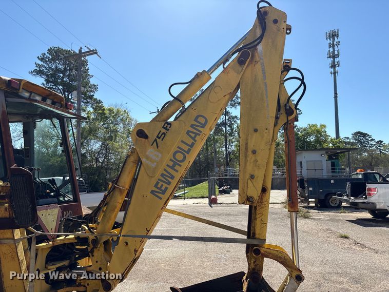 image for item EU7428 2001 New Holland LB75B backhoe