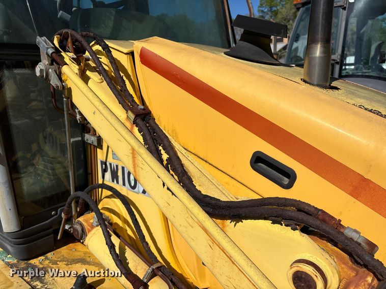 image for item EU7428 2001 New Holland LB75B backhoe