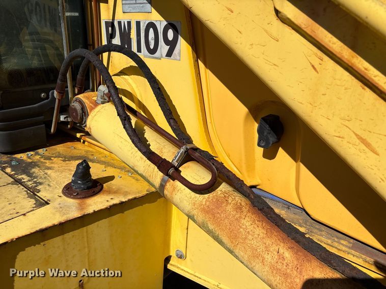 image for item EU7428 2001 New Holland LB75B backhoe