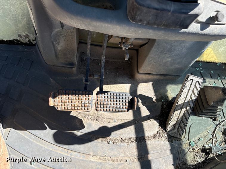 image for item EU7428 2001 New Holland LB75B backhoe