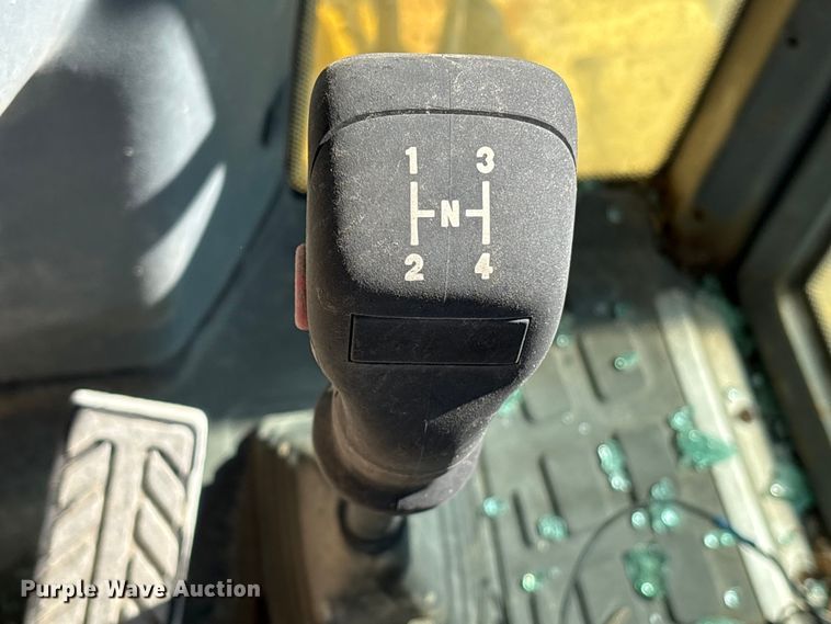 image for item EU7428 2001 New Holland LB75B backhoe