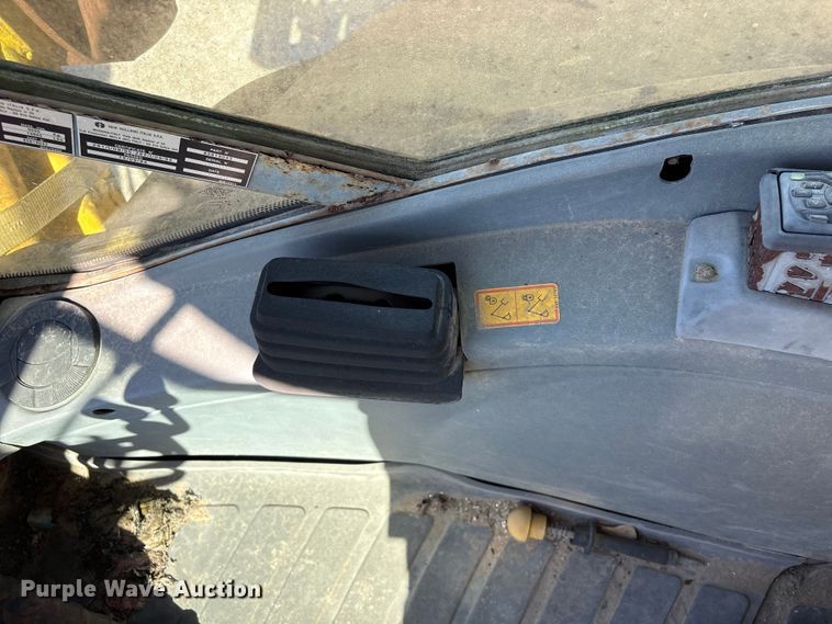 image for item EU7428 2001 New Holland LB75B backhoe