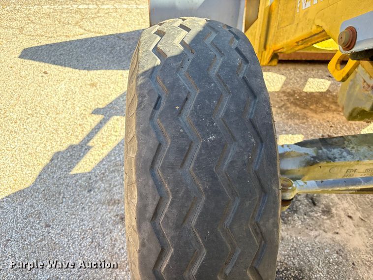 image for item EU7428 2001 New Holland LB75B backhoe