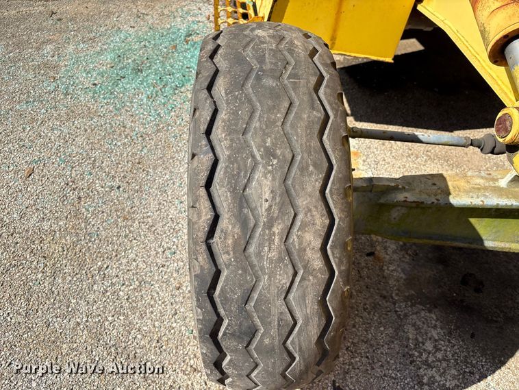 image for item EU7428 2001 New Holland LB75B backhoe