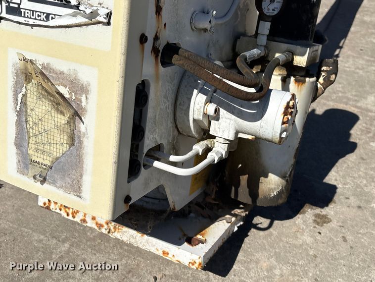 image for item EU7429 Liftmoore 4000X truck mounted crane