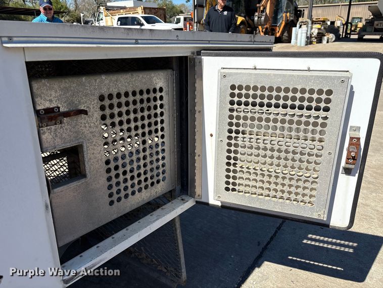 image for item EU7431 Deerskin Manufacturing animal control pickup truck bed