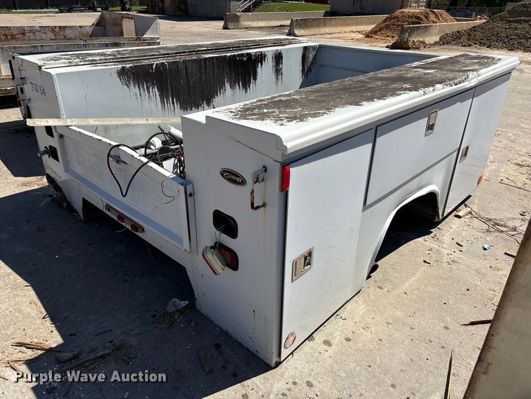 image for item EU7434 Reading 786690 utility bed