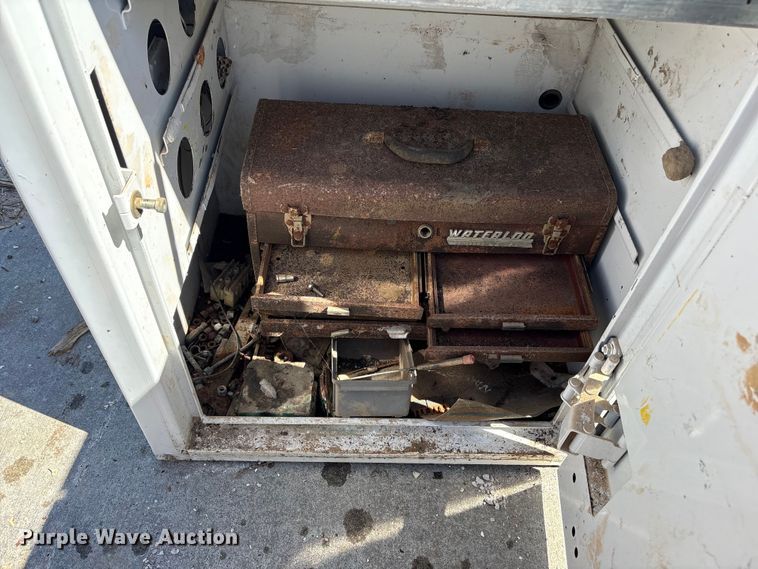 image for item EU7434 Reading 786690 utility bed