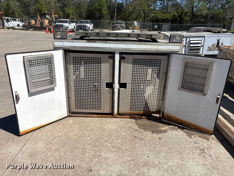 image for item EU7438 Deerskin Manufacturing animal control pick truck  bed