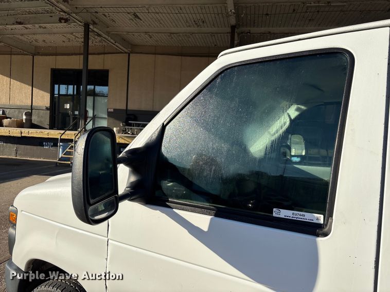 image for item EU7449 2008 Ford E350 van