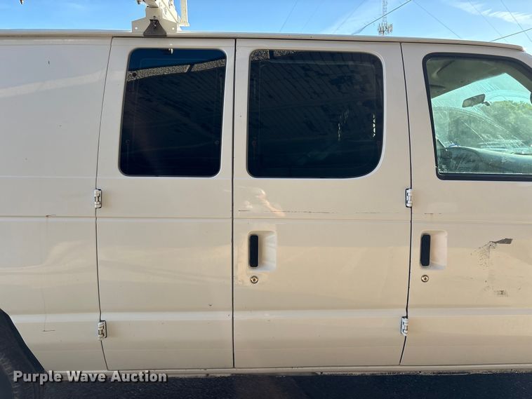 image for item EU7449 2008 Ford E350 van