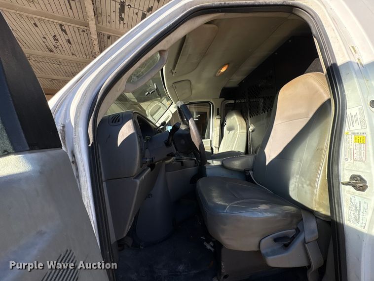 image for item EU7449 2008 Ford E350 van