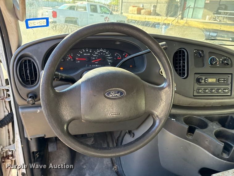 image for item EU7449 2008 Ford E350 van