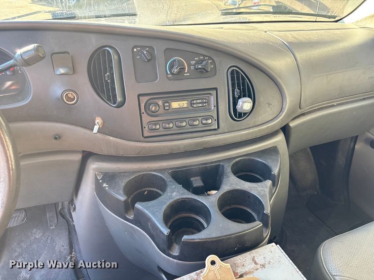 image for item EU7449 2008 Ford E350 van