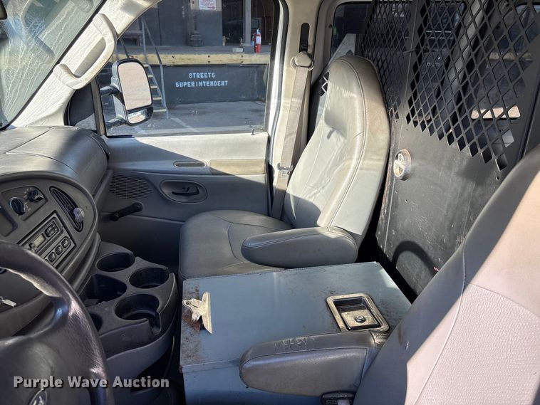 image for item EU7449 2008 Ford E350 van