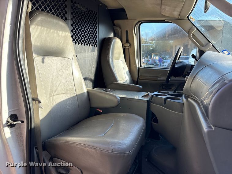 image for item EU7449 2008 Ford E350 van