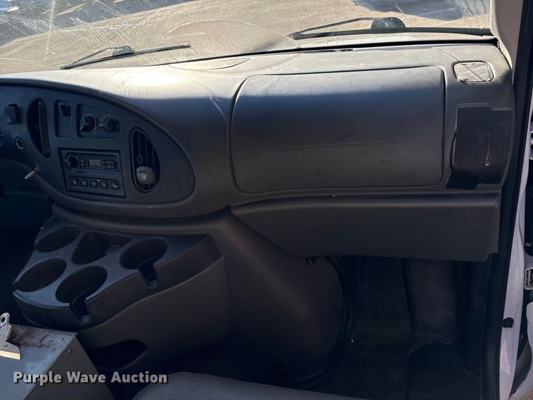 image for item EU7449 2008 Ford E350 van