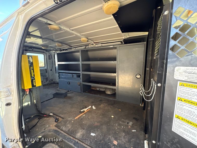 image for item EU7449 2008 Ford E350 van