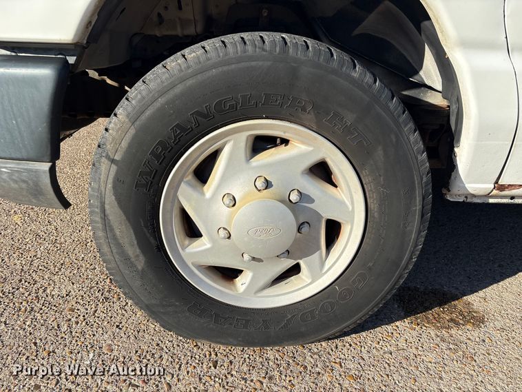 image for item EU7449 2008 Ford E350 van