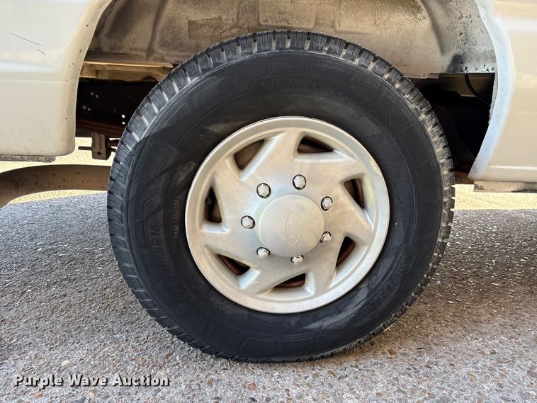 image for item EU7449 2008 Ford E350 van