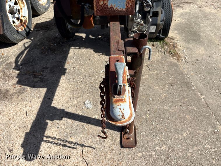 image for item EU7462 Commercial log splitter